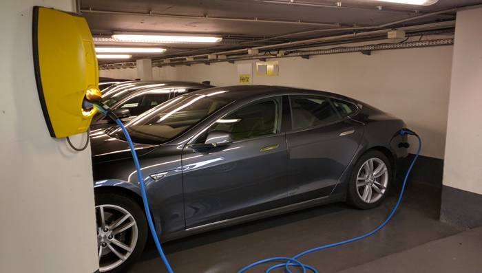Tesla hertz wb.jpg